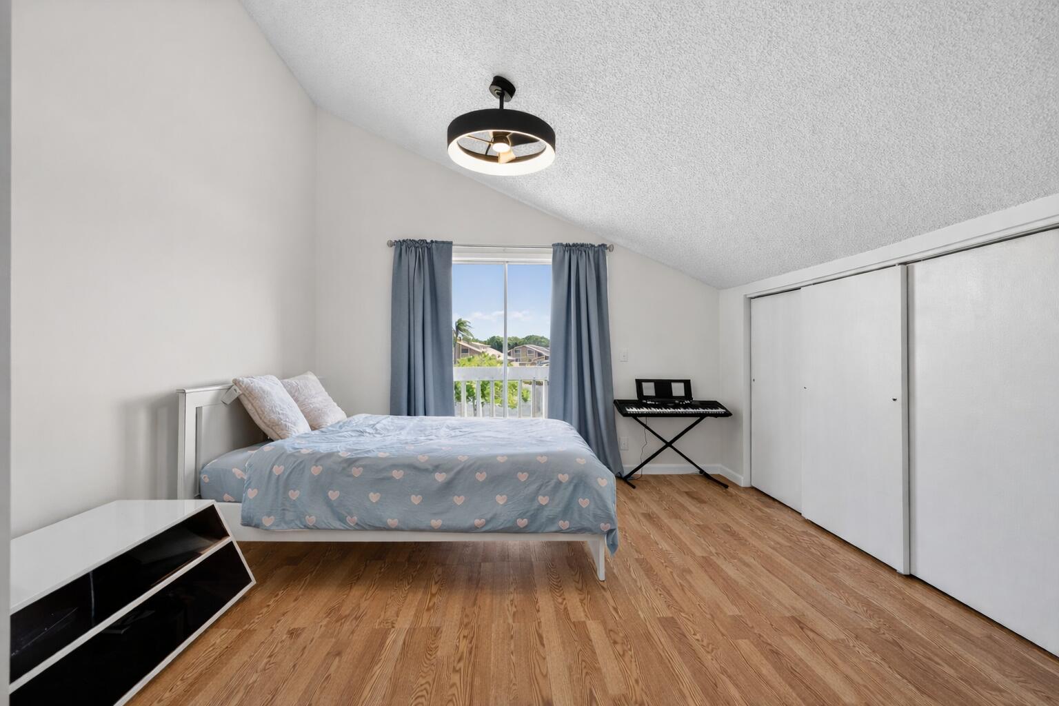 MAPLECREST - Residential