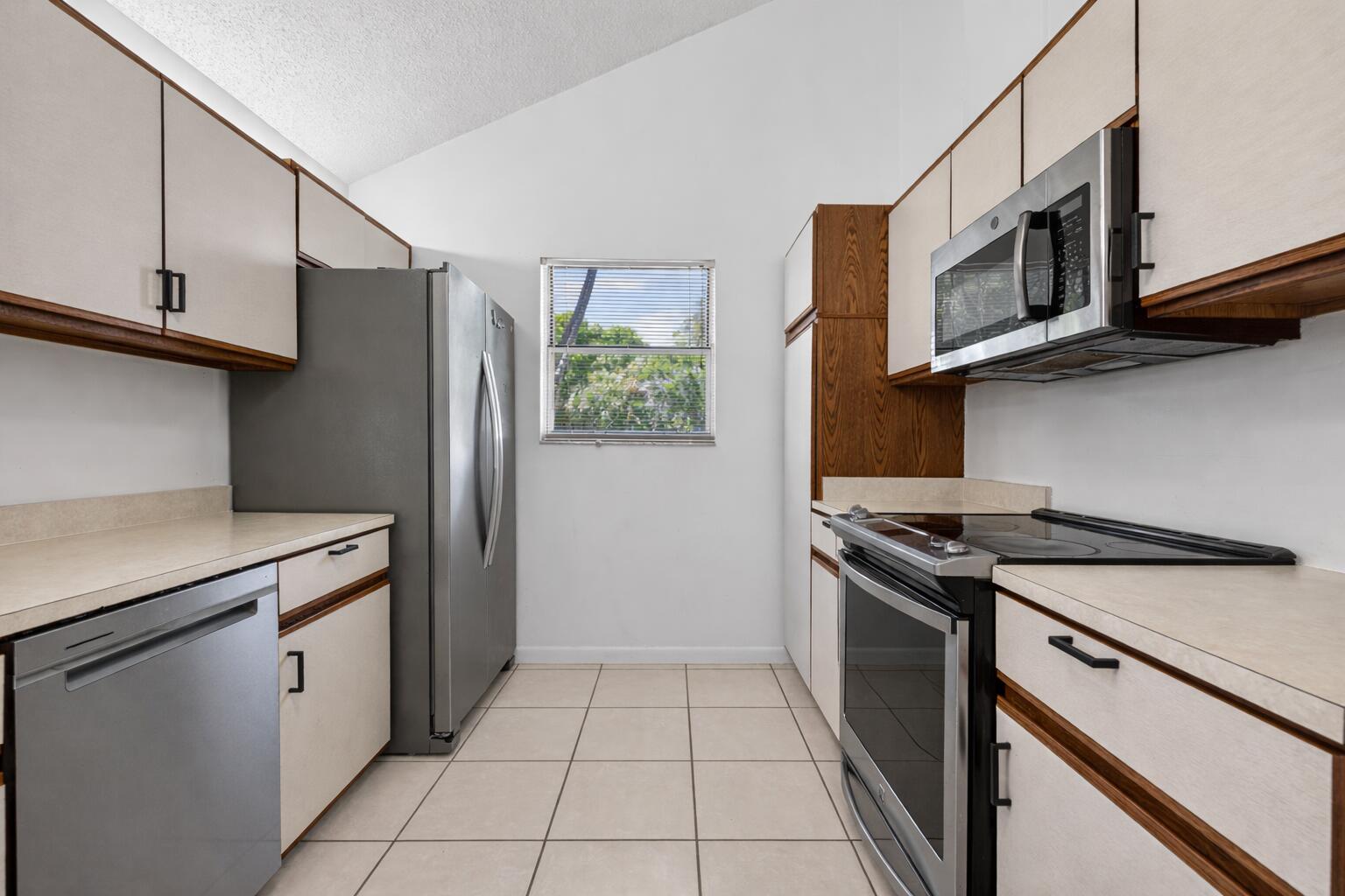 MAPLECREST - Residential