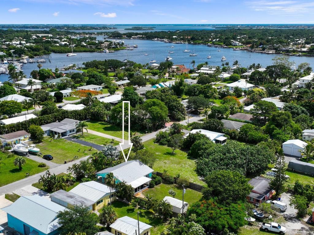 Photo of 4108 SE Barcelona Street, Stuart, FL 34997 (MLS # R10997421)