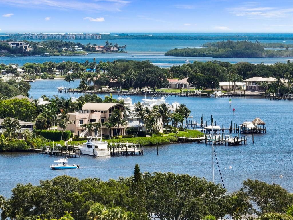 Photo of 4108 SE Barcelona Street, Stuart, FL 34997 (MLS # R10997421)