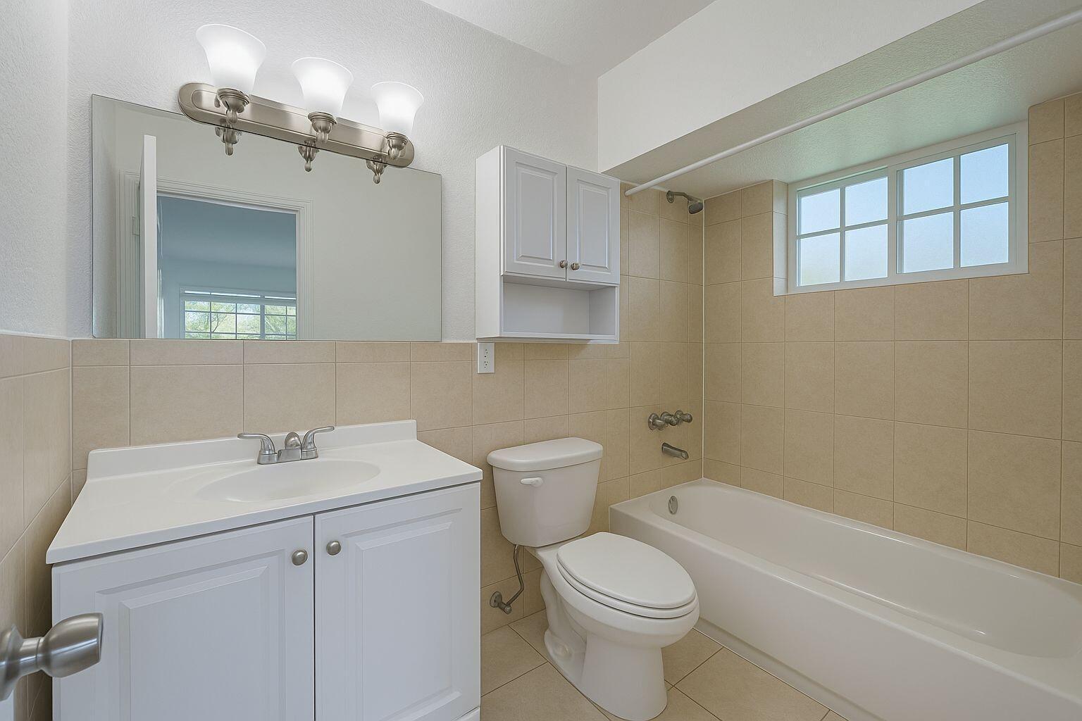 1671 NE 33rd Street 1