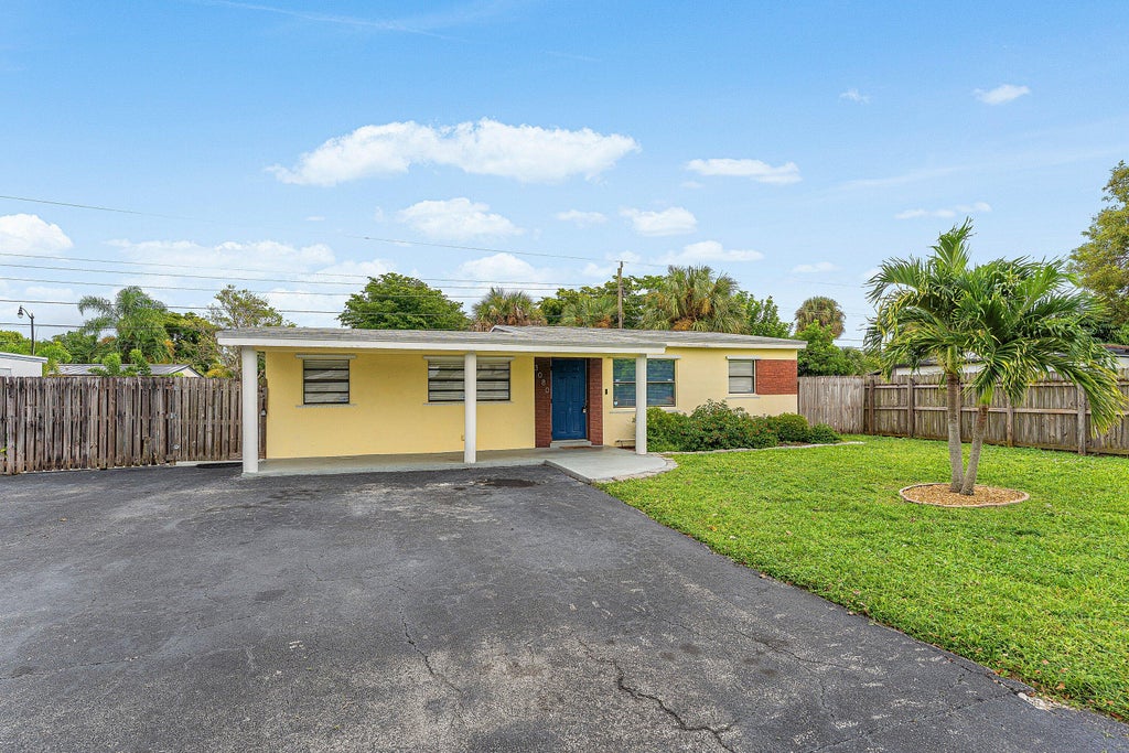 Photo of 3080 NE 12TH Avenue, Pompano Beach, FL 33064 (MLS # B26092886)
