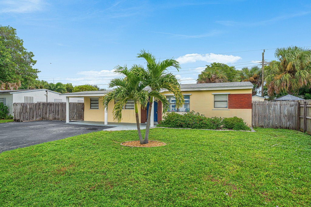 Photo of 3080 NE 12TH Avenue, Pompano Beach, FL 33064 (MLS # B26092886)