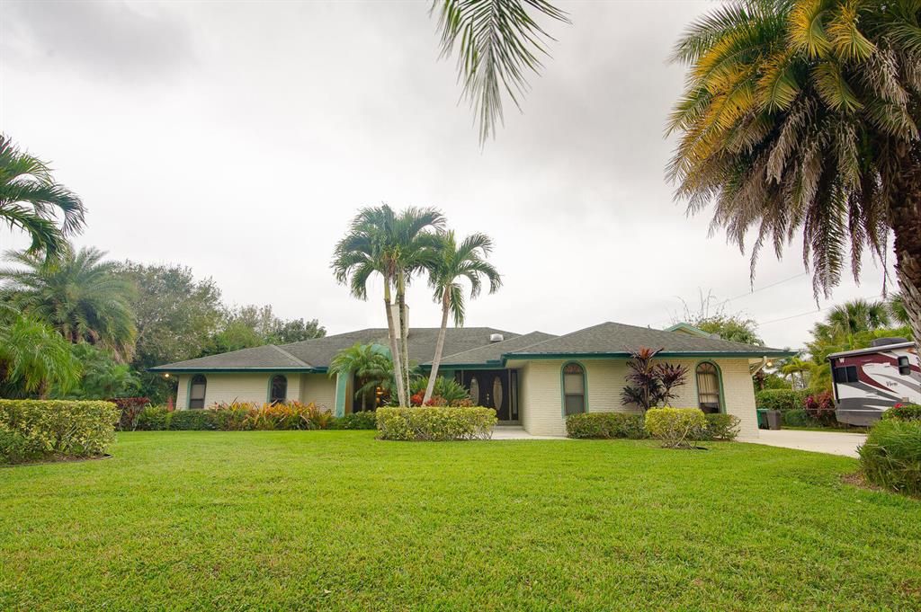 Photo of 2892 SE Italy Street St, Port St Lucie, FL 34952 (MLS # R10769277)