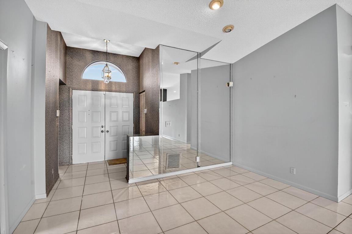 8820 Boatswain Drive