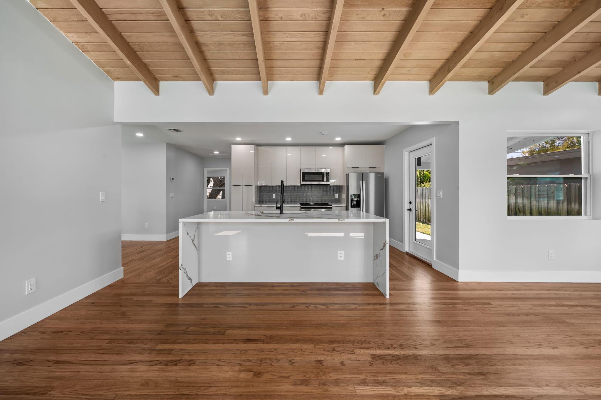 1610 N J Terrace