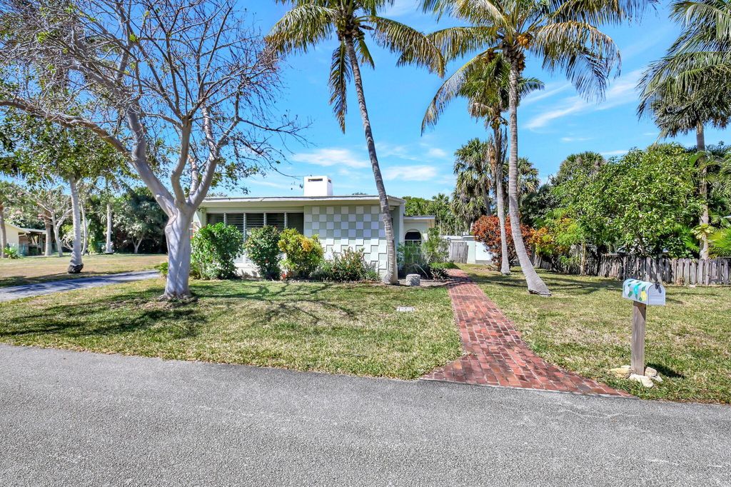 Photo of 3214 Pierson Drive, Delray Beach, FL 33483 (MLS # R11074865)