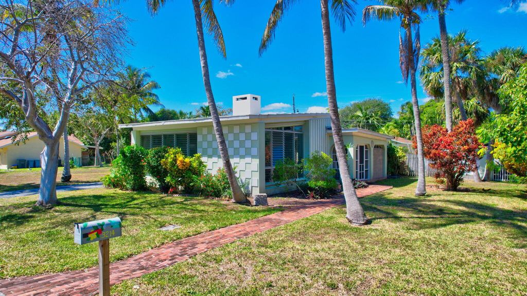 Photo of 3214 Pierson Drive, Delray Beach, FL 33483 (MLS # R11074865)