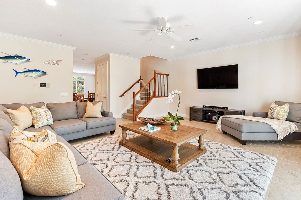 Photo of 828 Virginia Garden Drive, Boynton Beach, FL 33435 (MLS # R10990866)