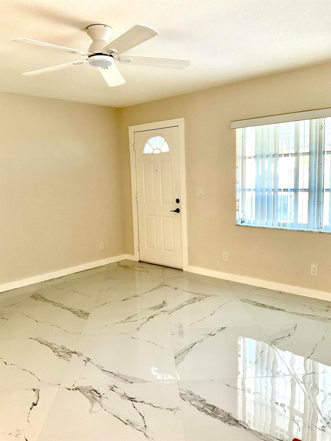 116 Leisureville Boulevard