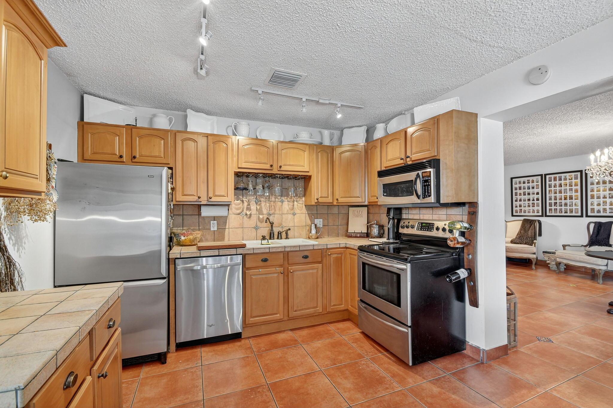 LAKE OSBORNE HEIGHTS - Residential