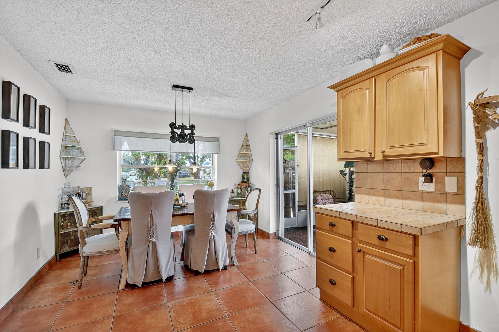 LAKE OSBORNE HEIGHTS - Residential