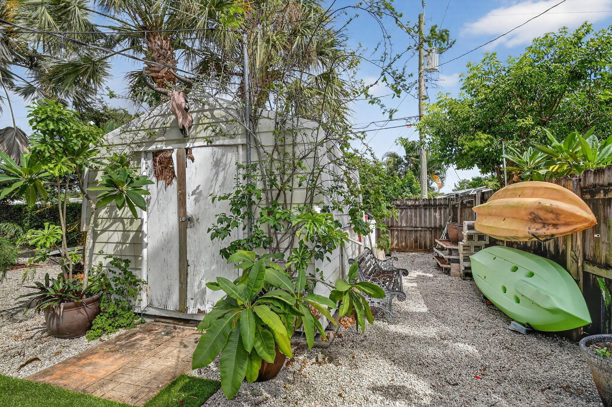 LAKE OSBORNE HEIGHTS - Residential