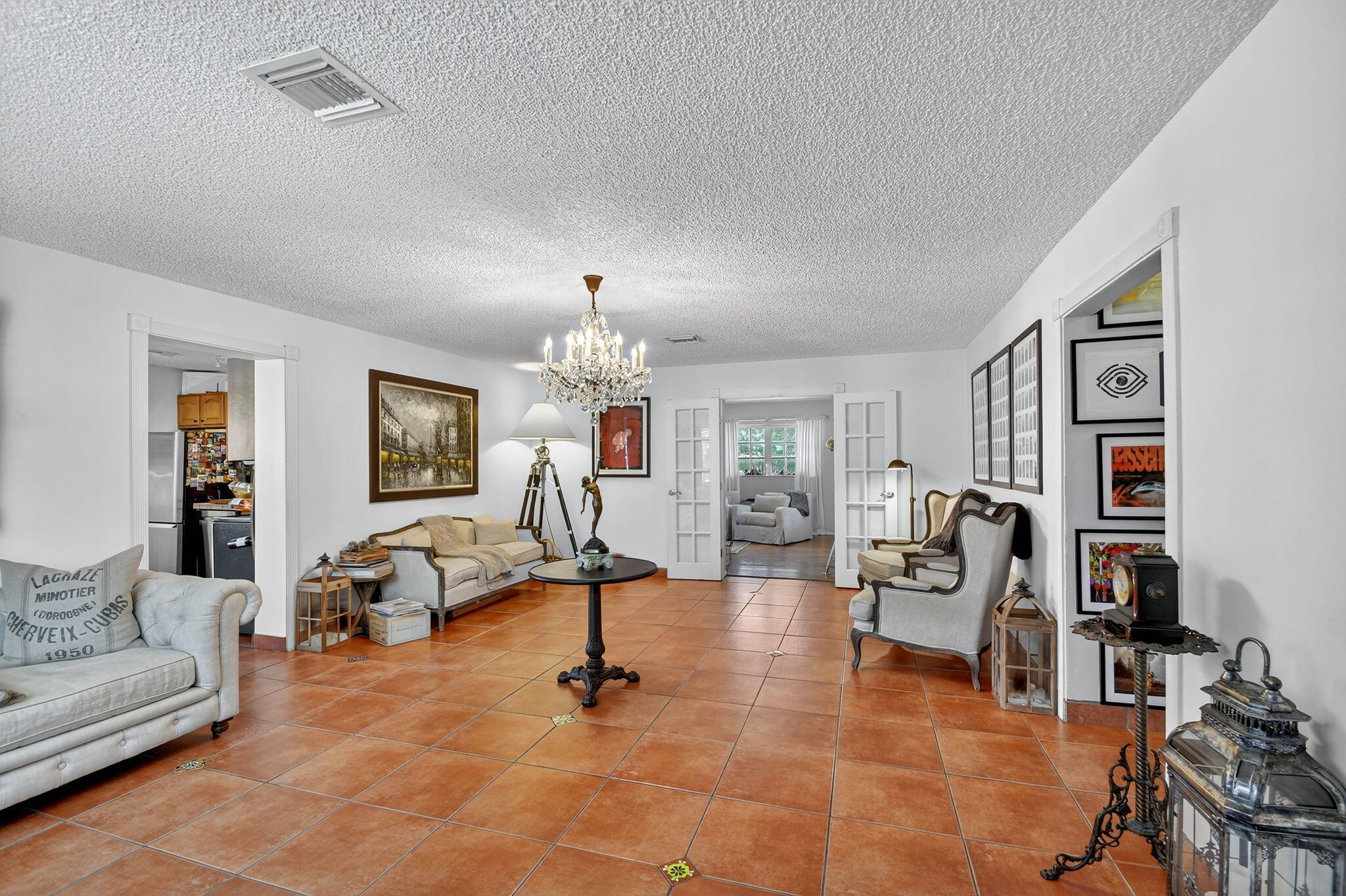 LAKE OSBORNE HEIGHTS - Residential