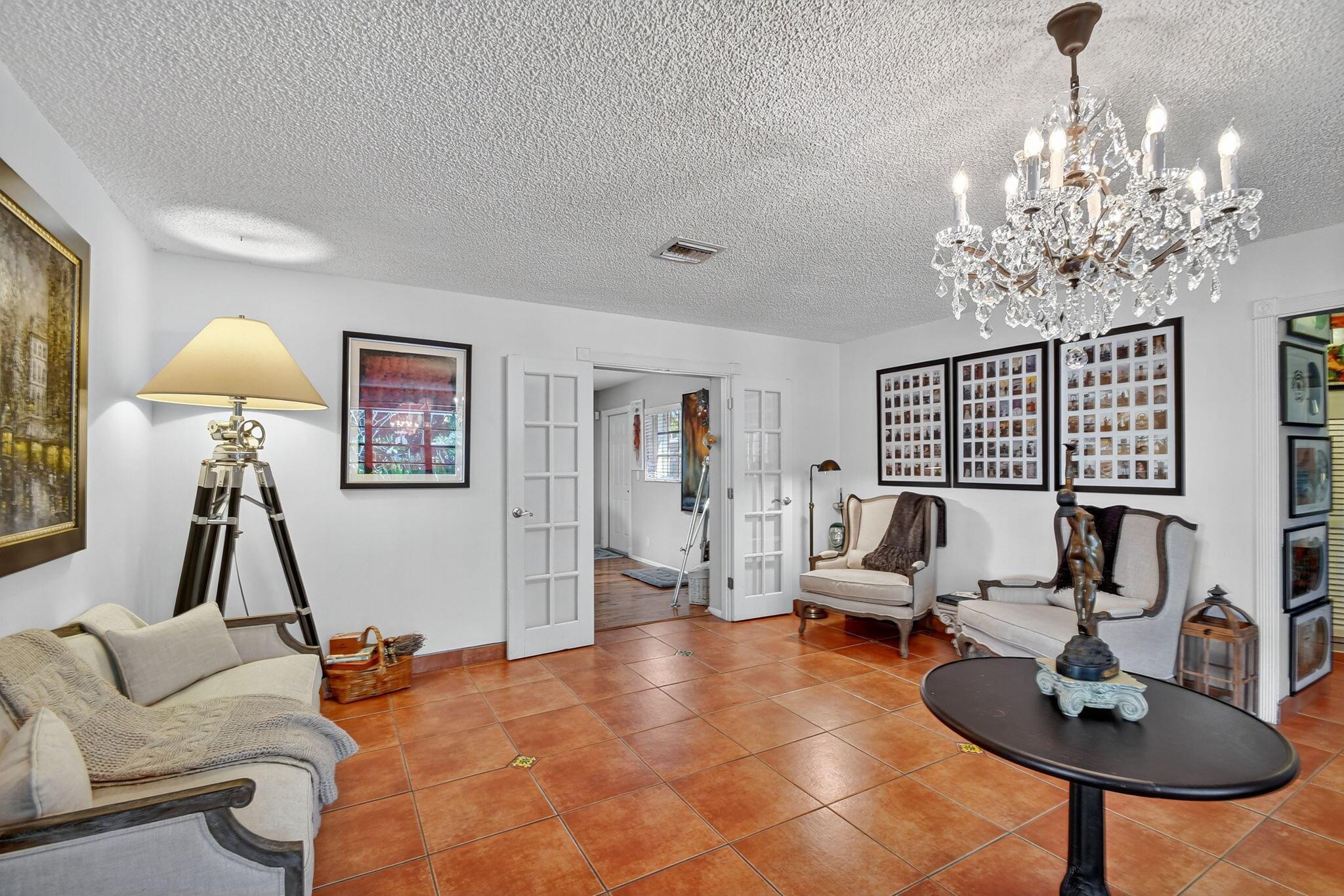 LAKE OSBORNE HEIGHTS - Residential