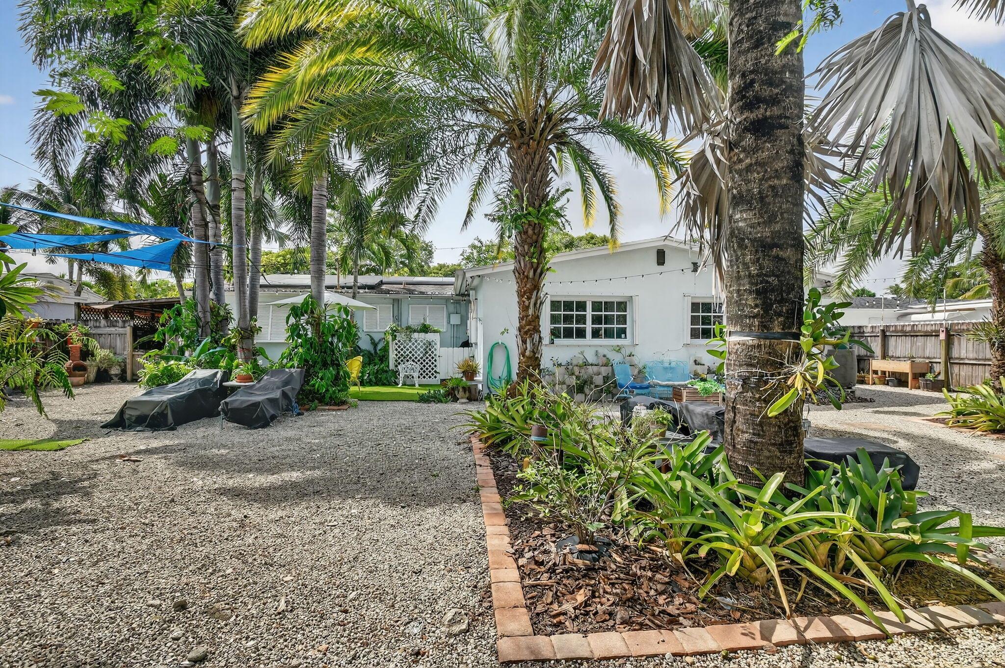 LAKE OSBORNE HEIGHTS - Residential
