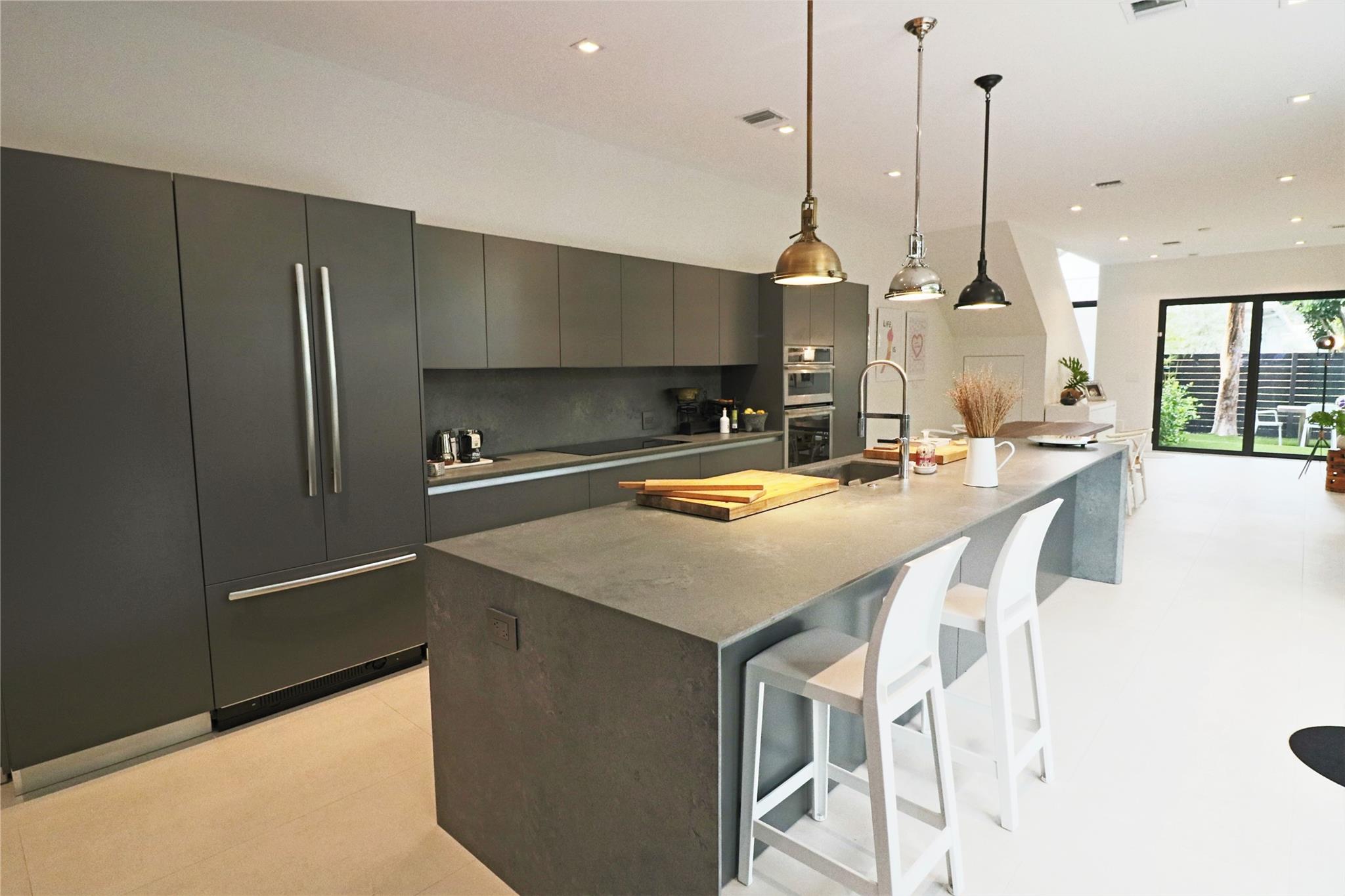 Lauderdale 2-9 D - Residential Lease