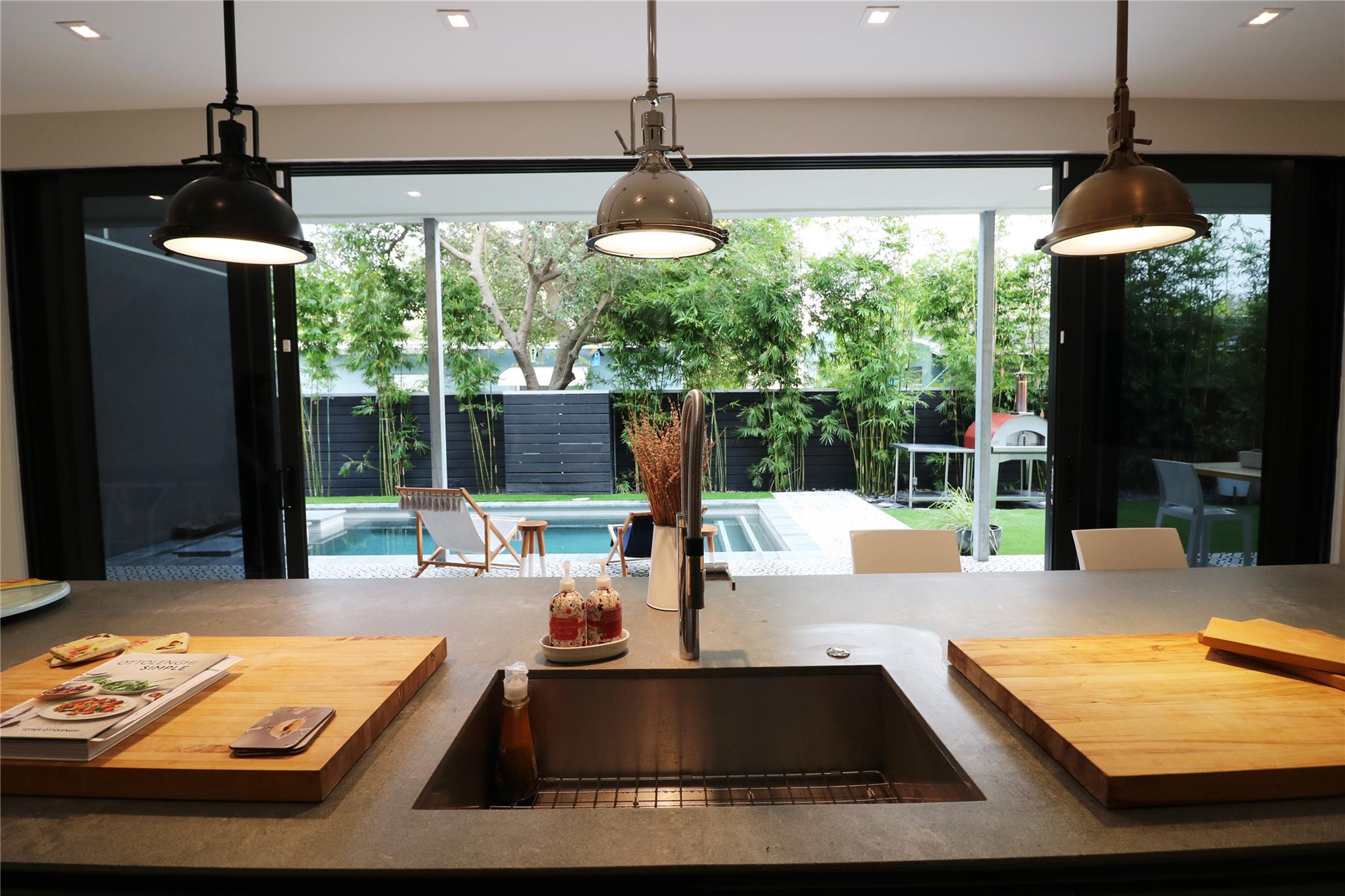 Lauderdale 2-9 D - Residential Lease