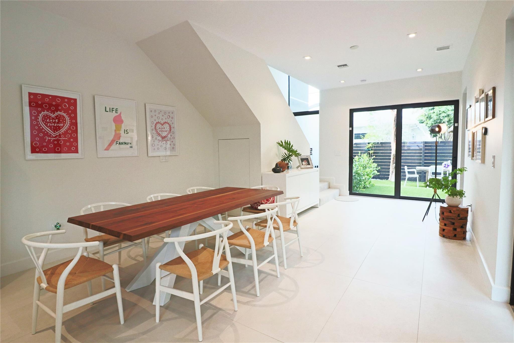 Lauderdale 2-9 D - Residential Lease