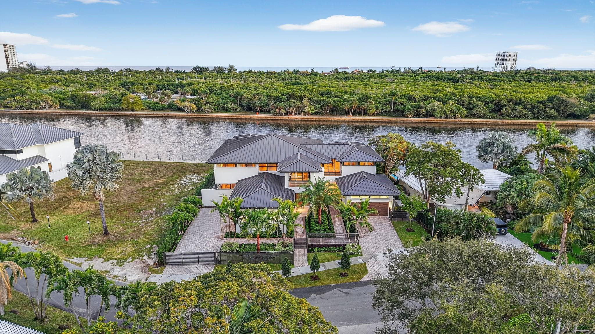 1918 Intracoastal Drive