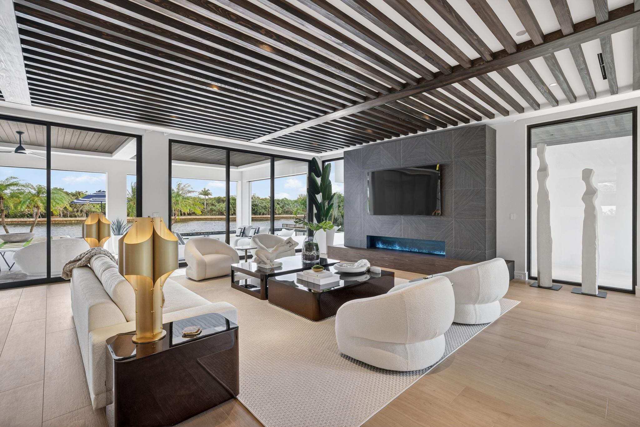 1918 Intracoastal Drive