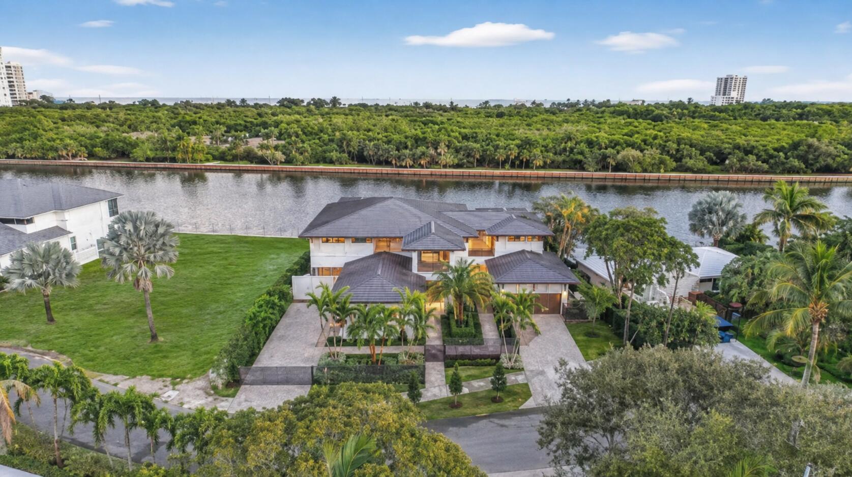1918 Intracoastal Drive