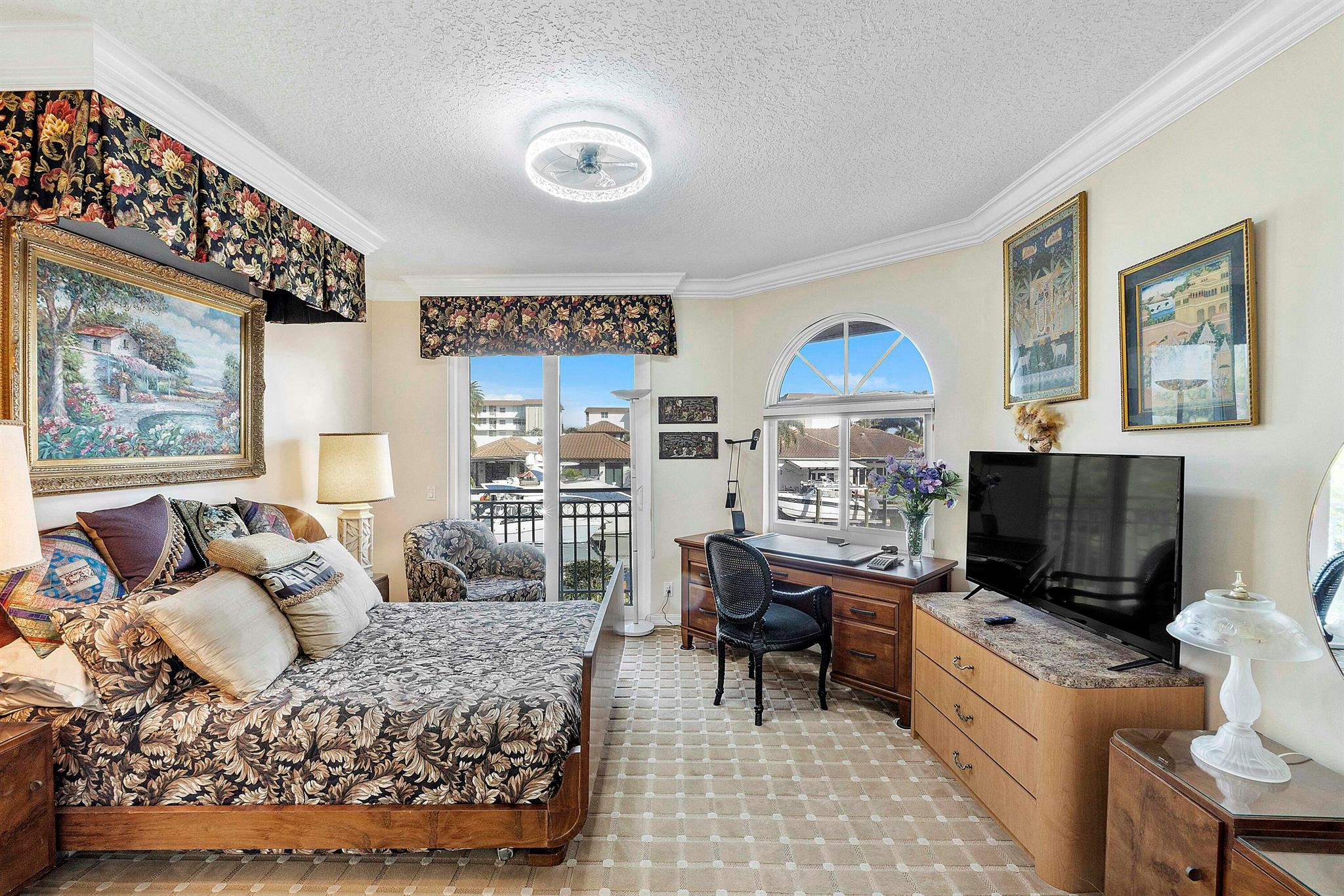 TROPIC ISLE - Residential