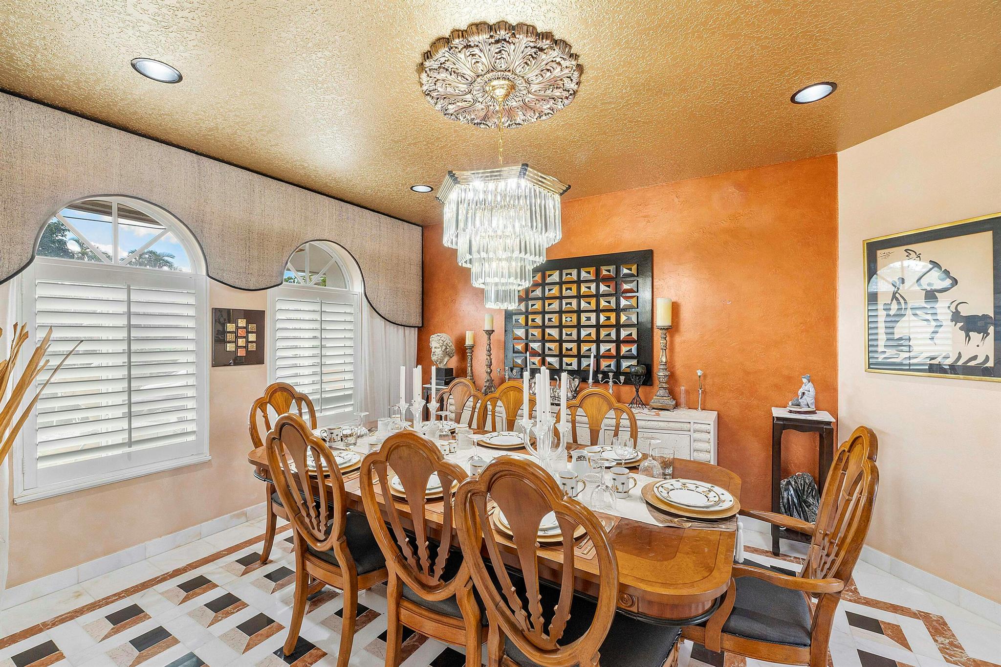 TROPIC ISLE - Residential