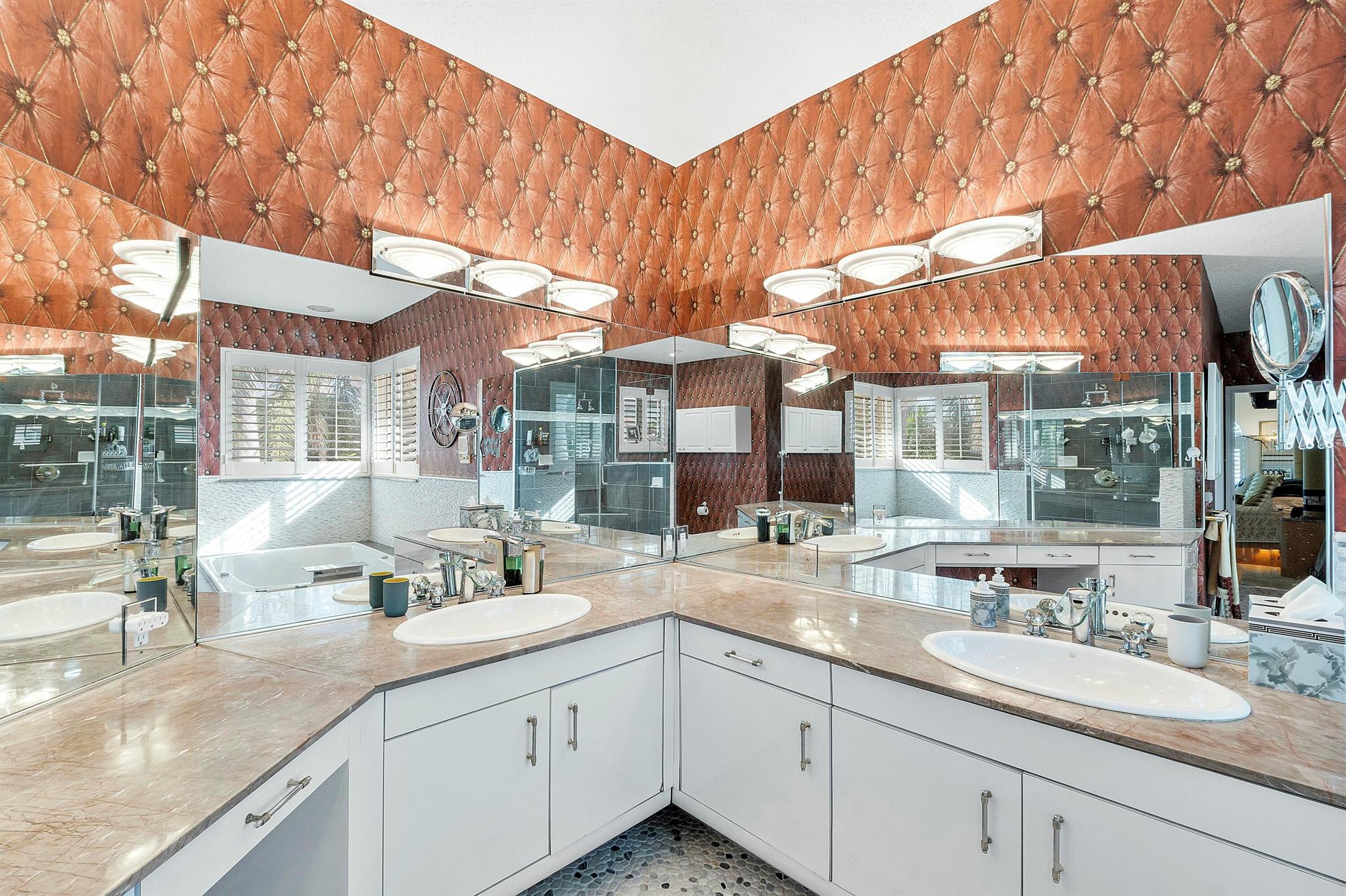 TROPIC ISLE - Residential