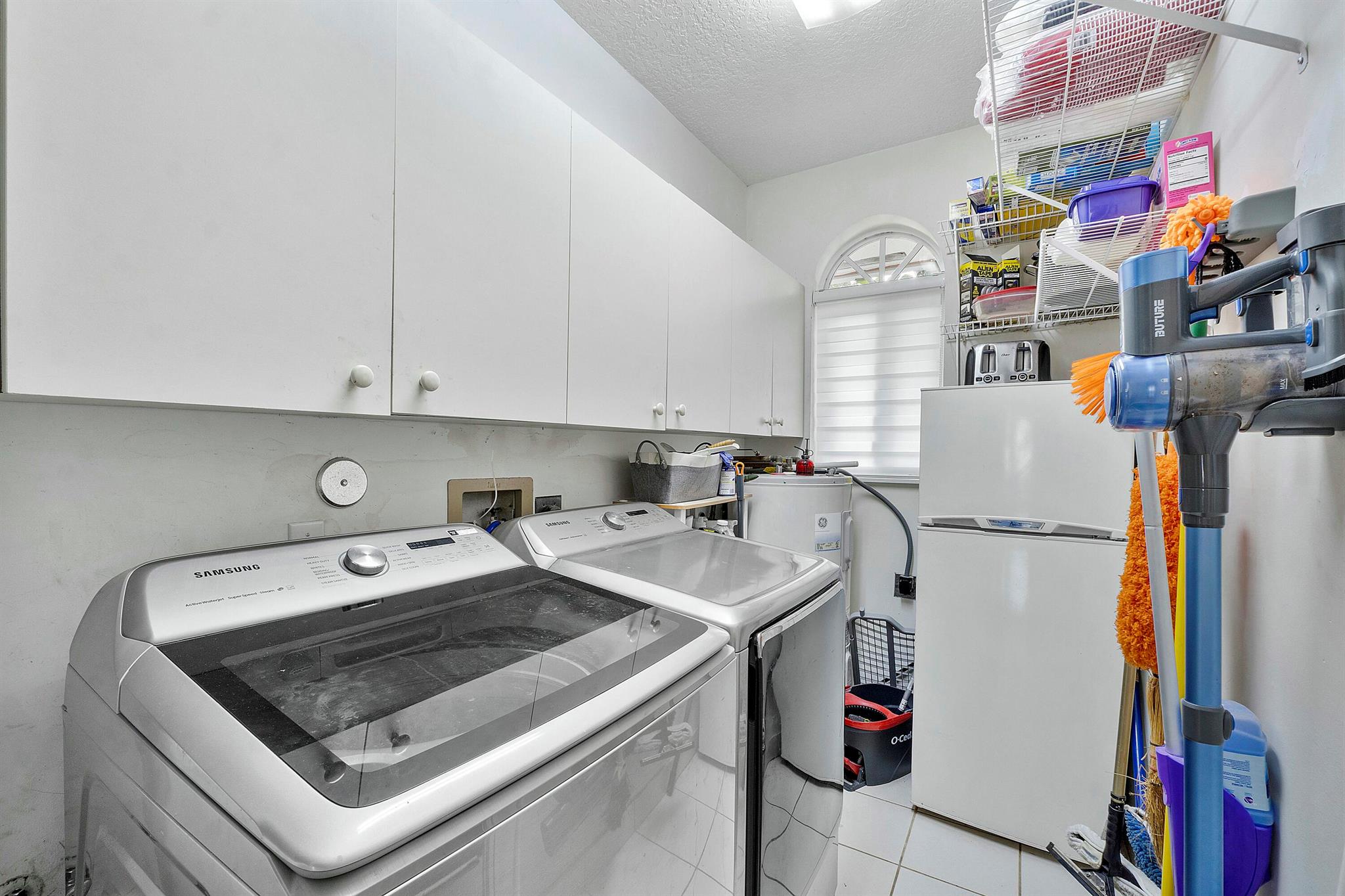 TROPIC ISLE - Residential