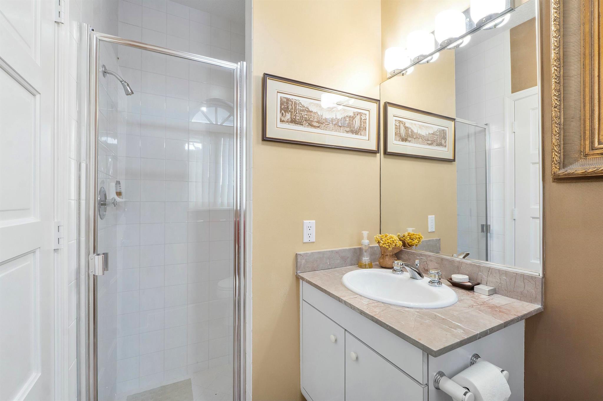 TROPIC ISLE - Residential