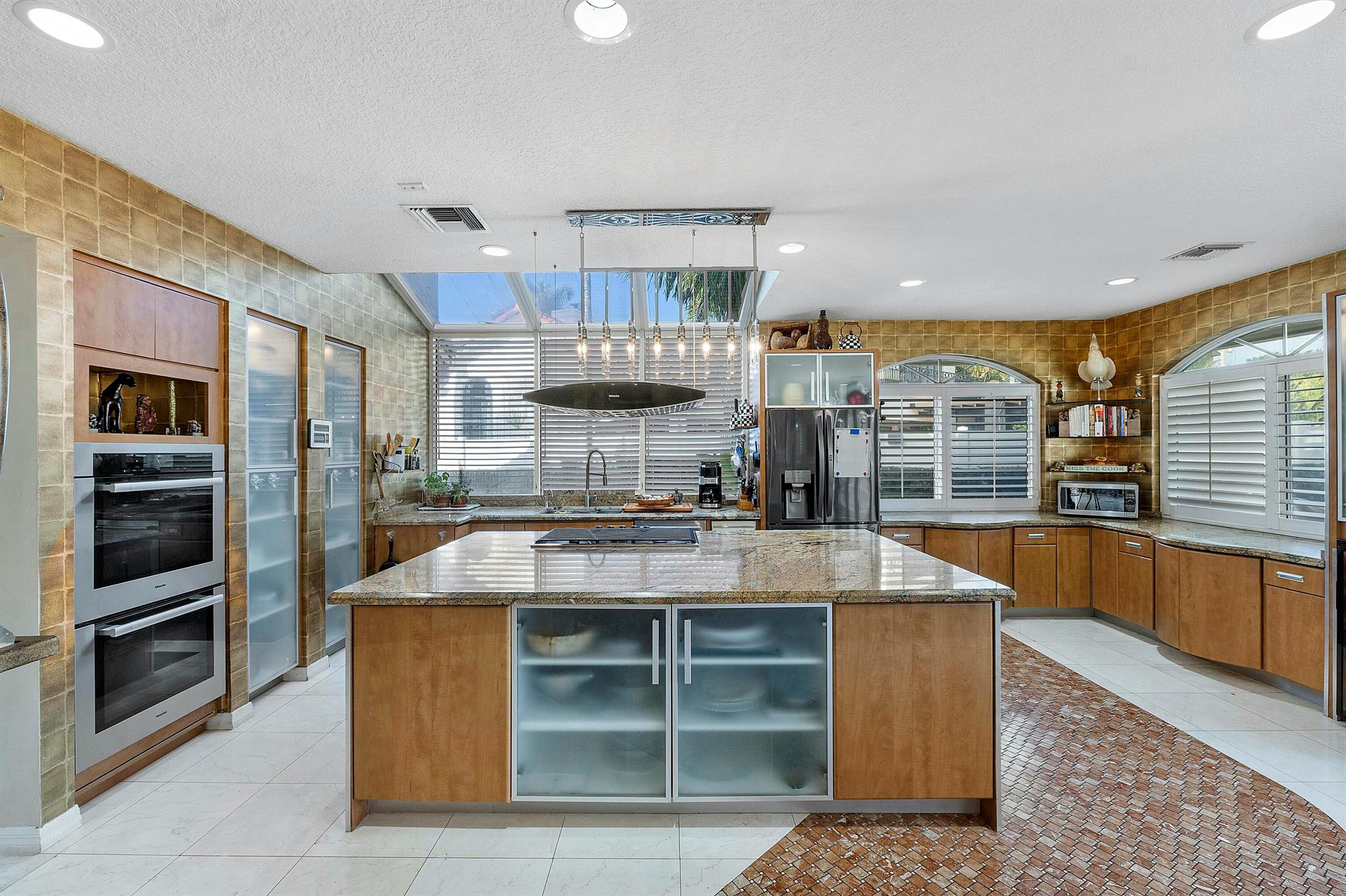 TROPIC ISLE - Residential