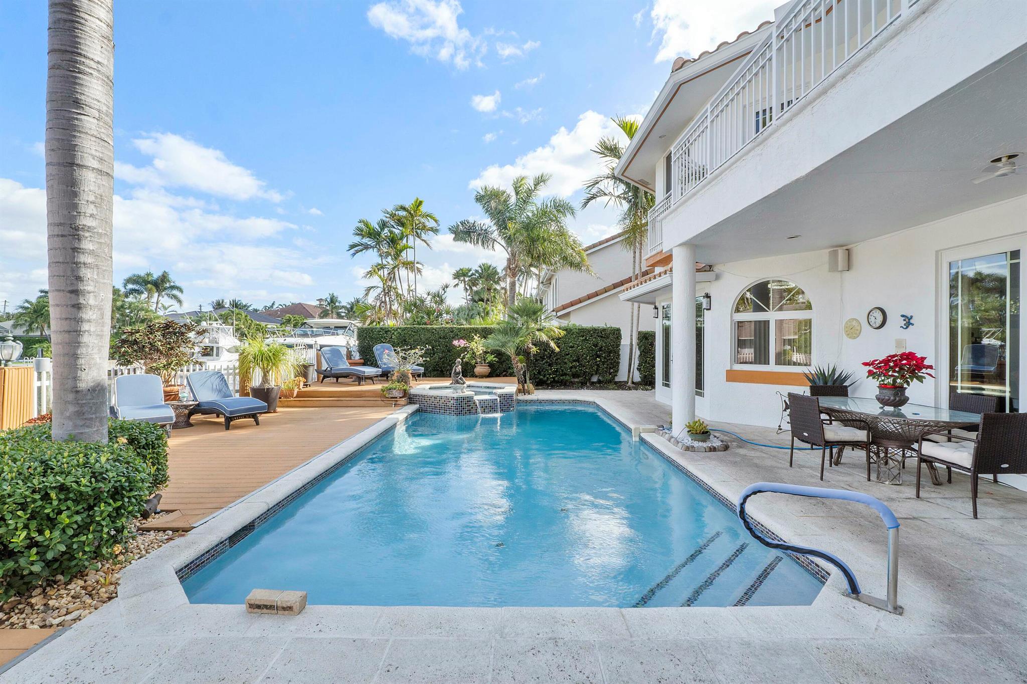 TROPIC ISLE - Residential