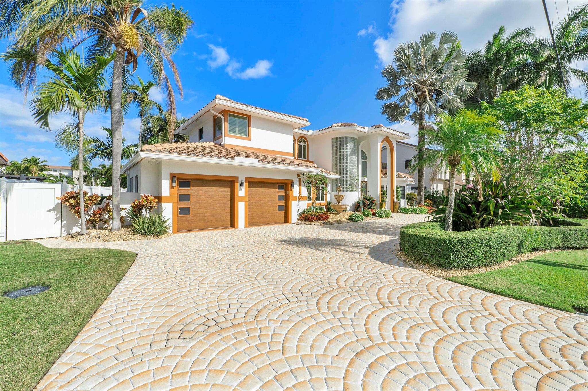 911 Hyacinth Drive