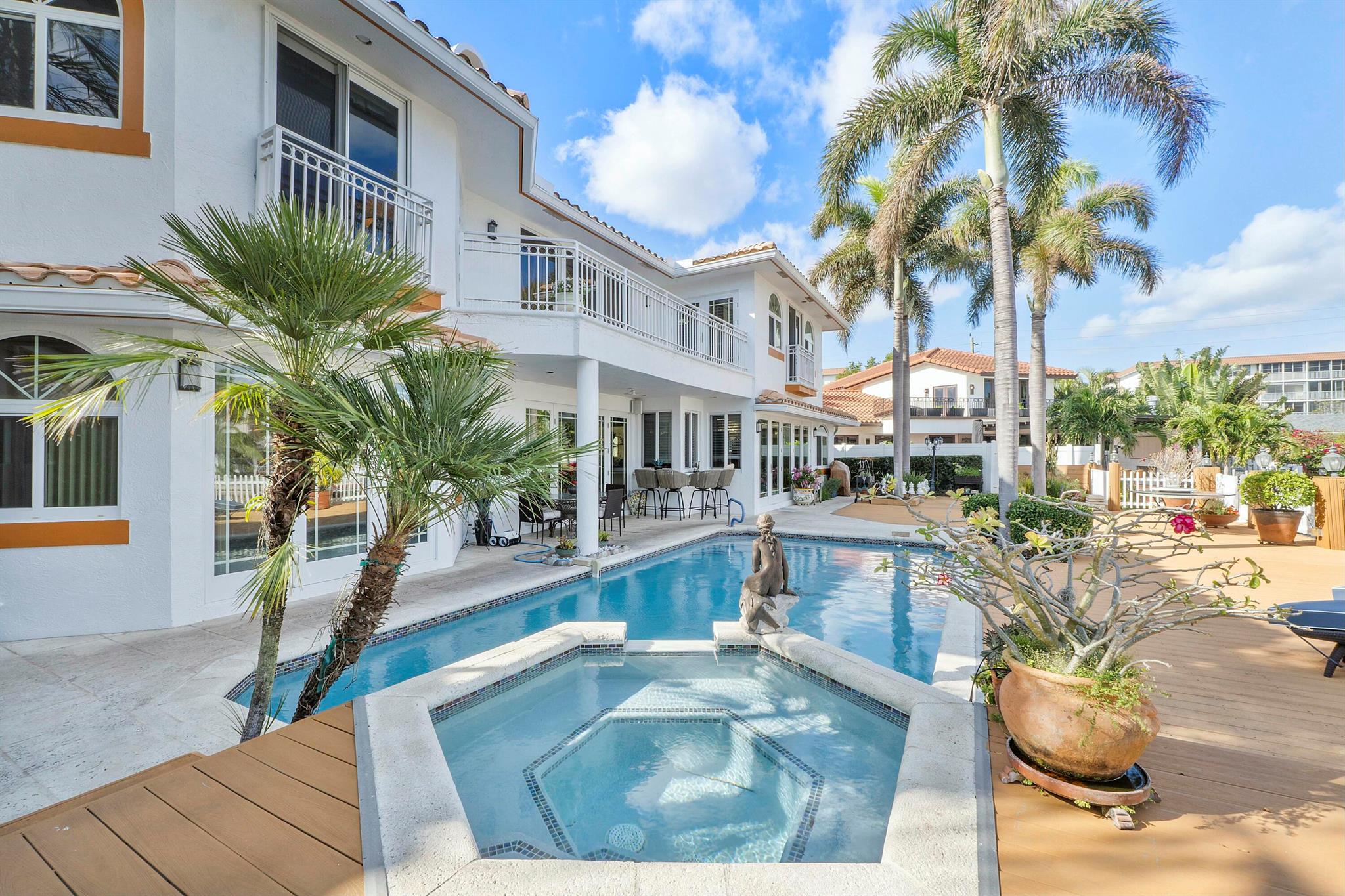 TROPIC ISLE - Residential