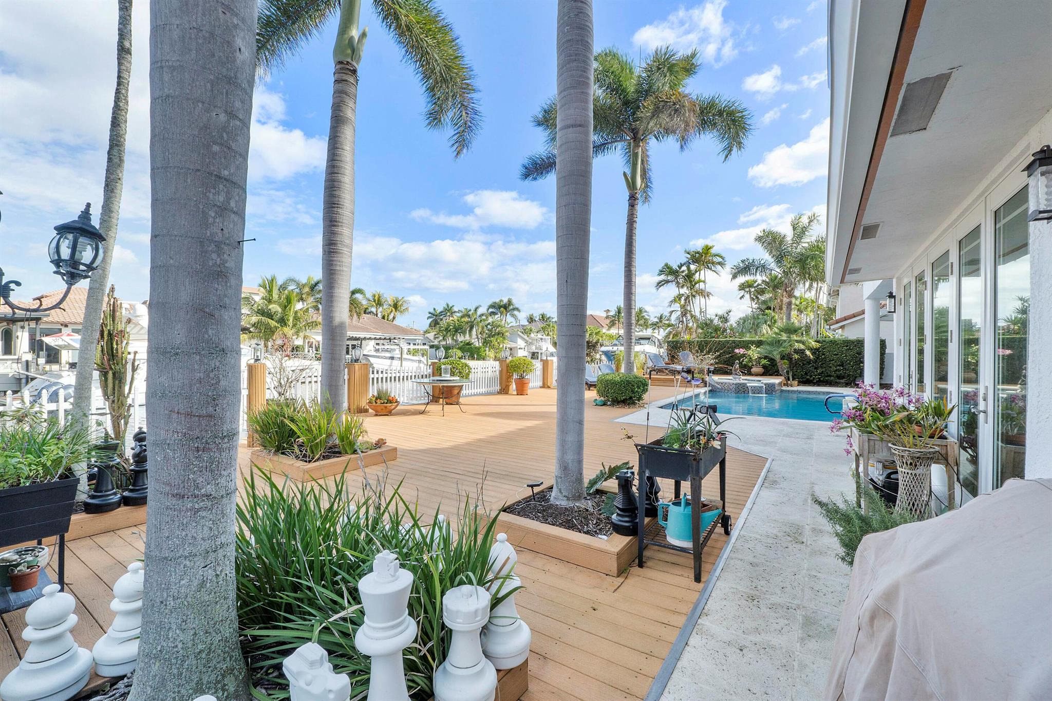 TROPIC ISLE - Residential