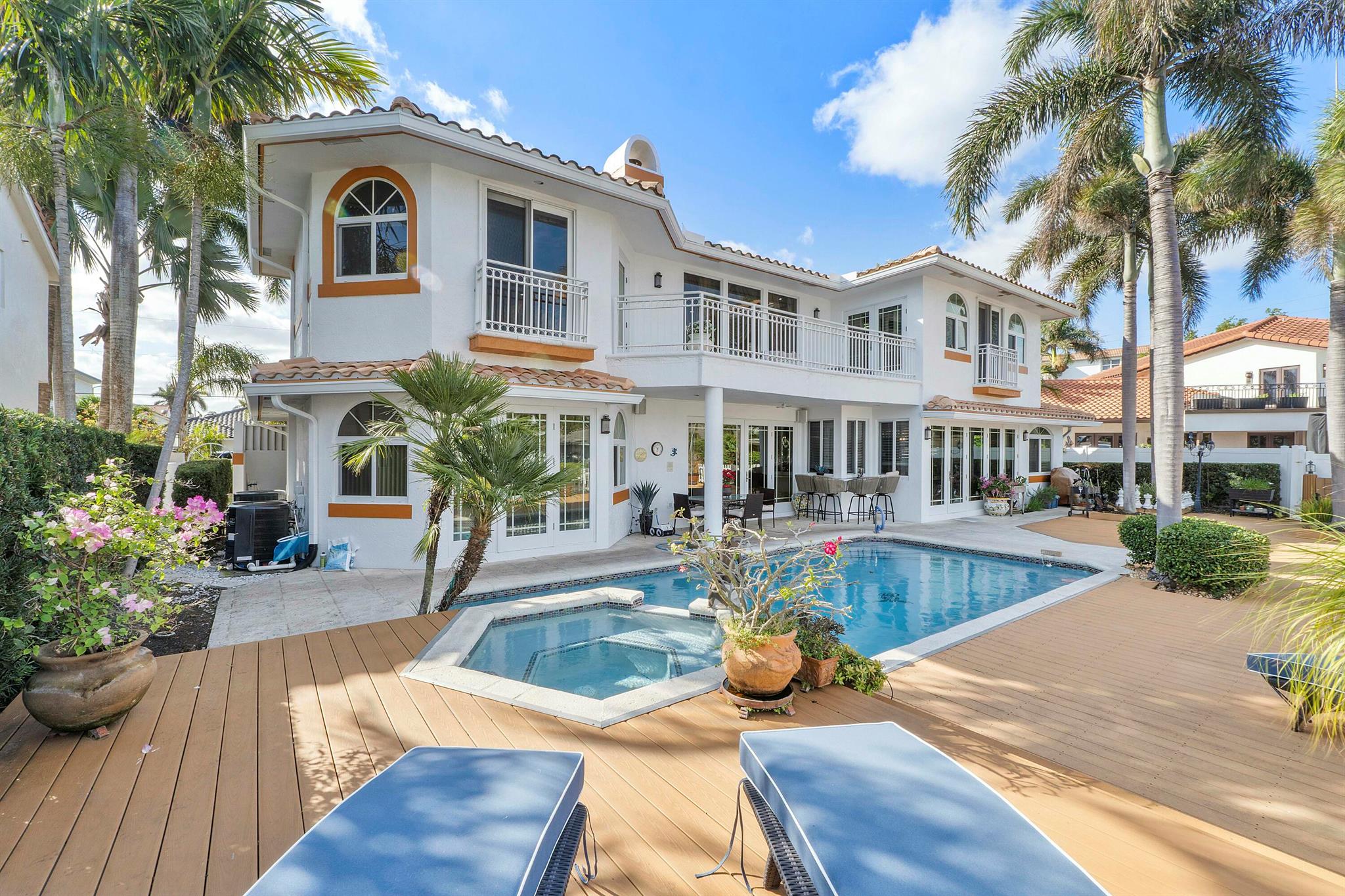 TROPIC ISLE - Residential