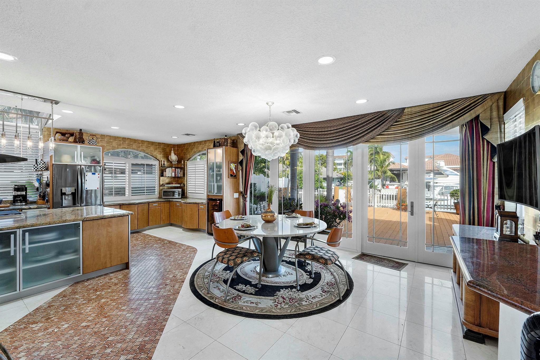 TROPIC ISLE - Residential