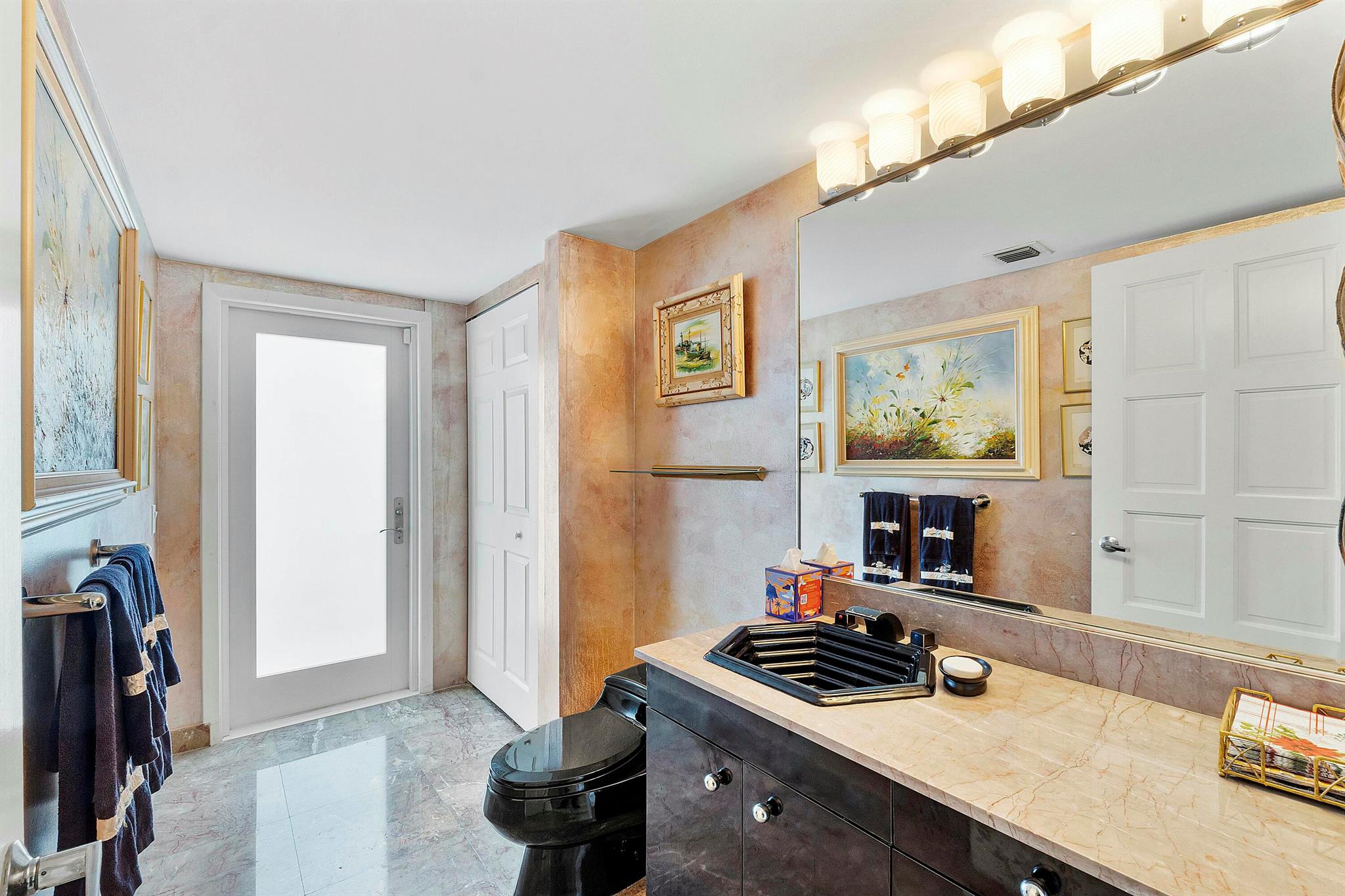 TROPIC ISLE - Residential