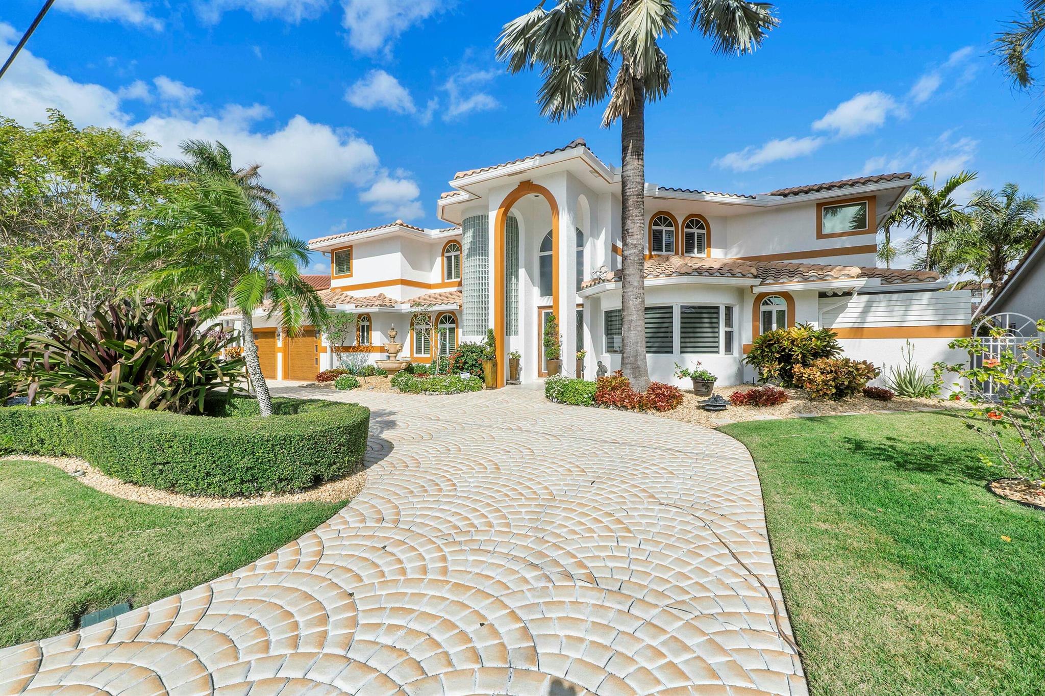 TROPIC ISLE - Residential