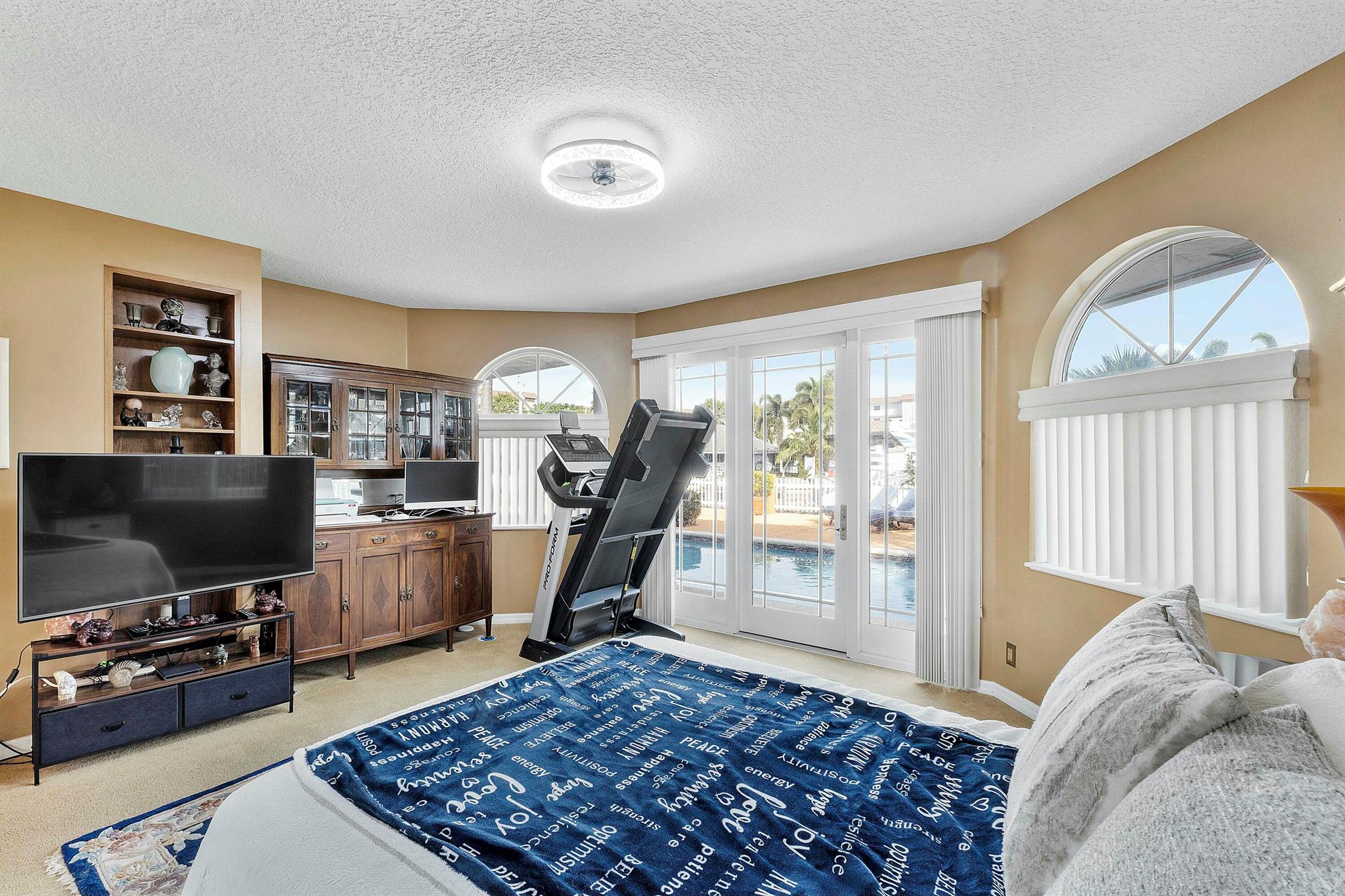 TROPIC ISLE - Residential