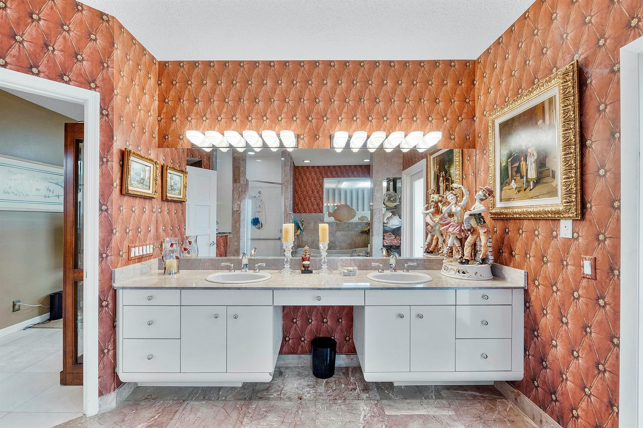 TROPIC ISLE - Residential