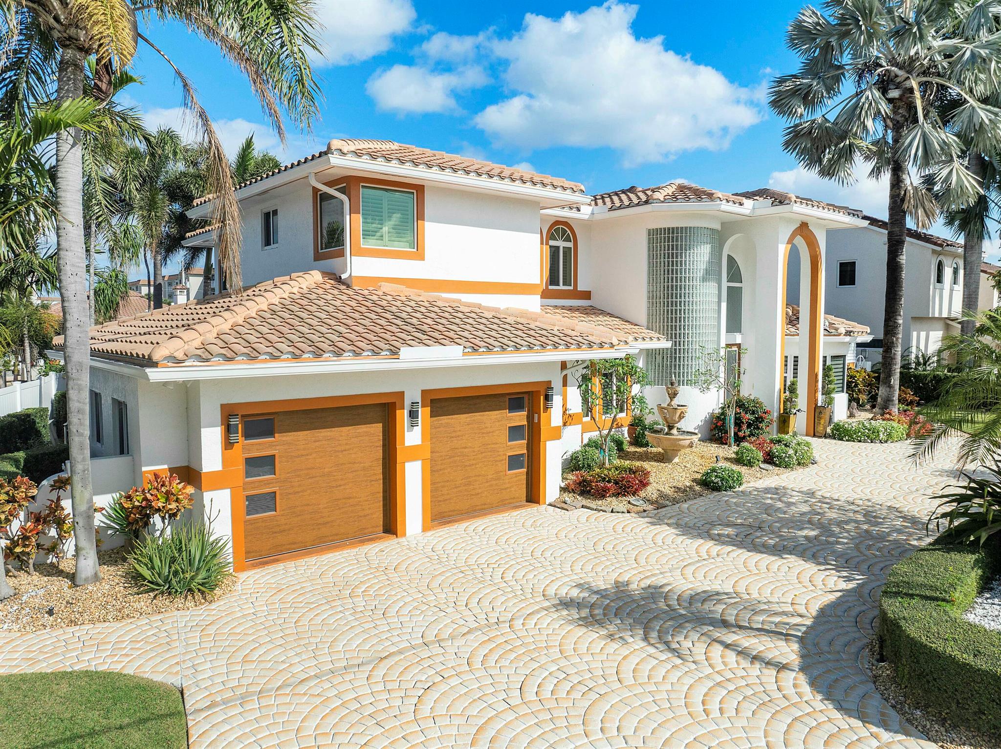 911 Hyacinth Drive
