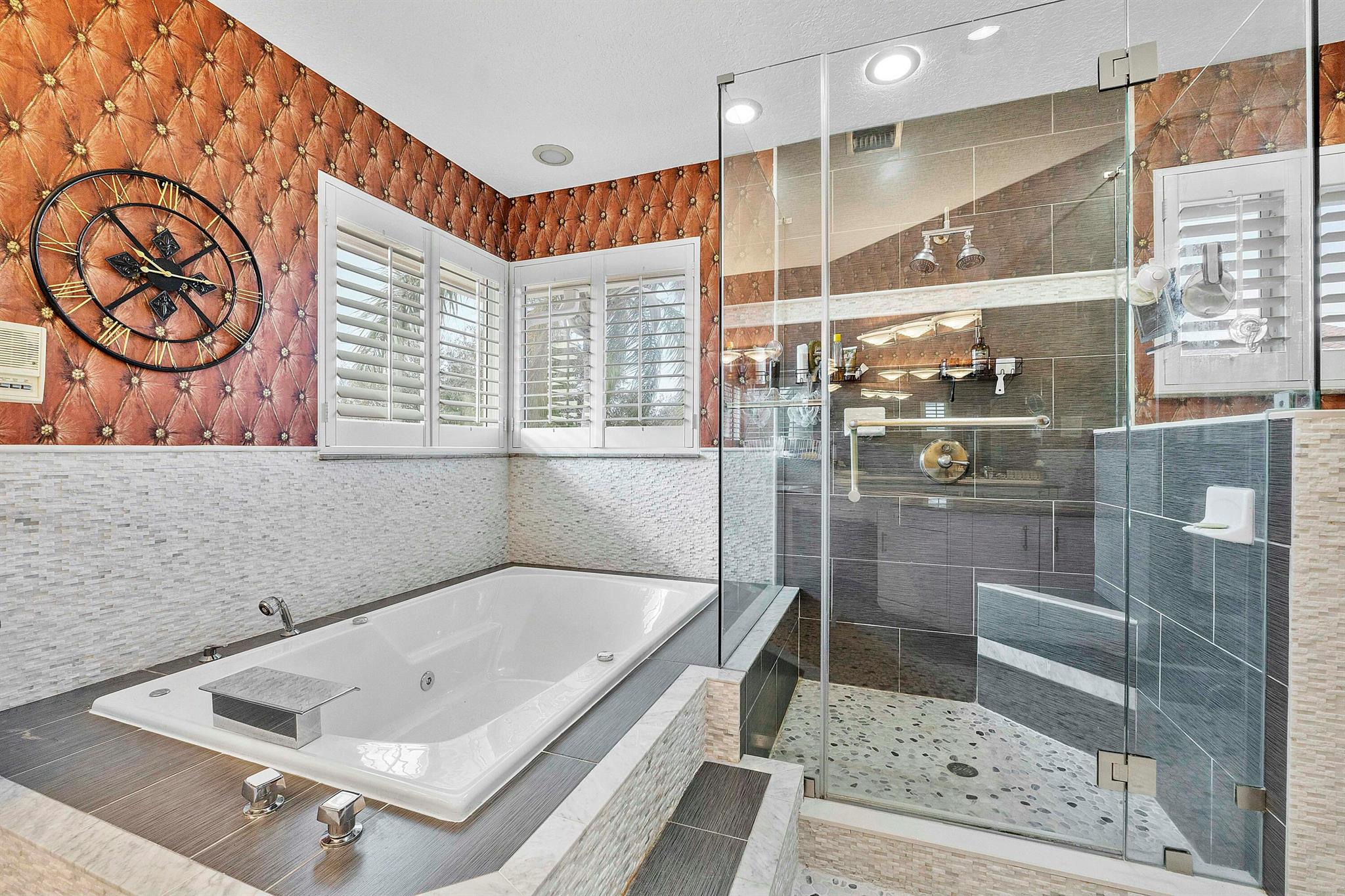 TROPIC ISLE - Residential