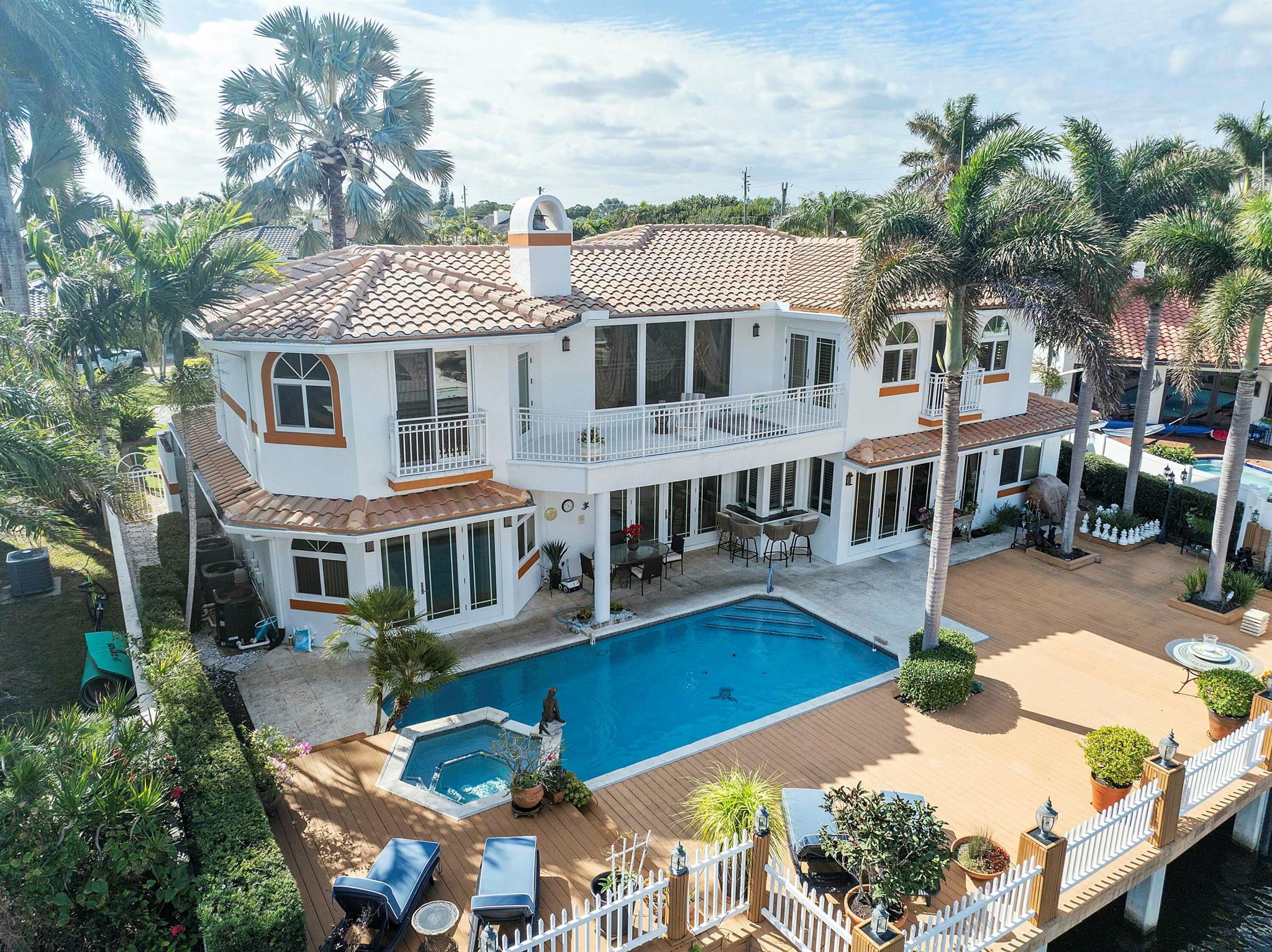 TROPIC ISLE - Residential