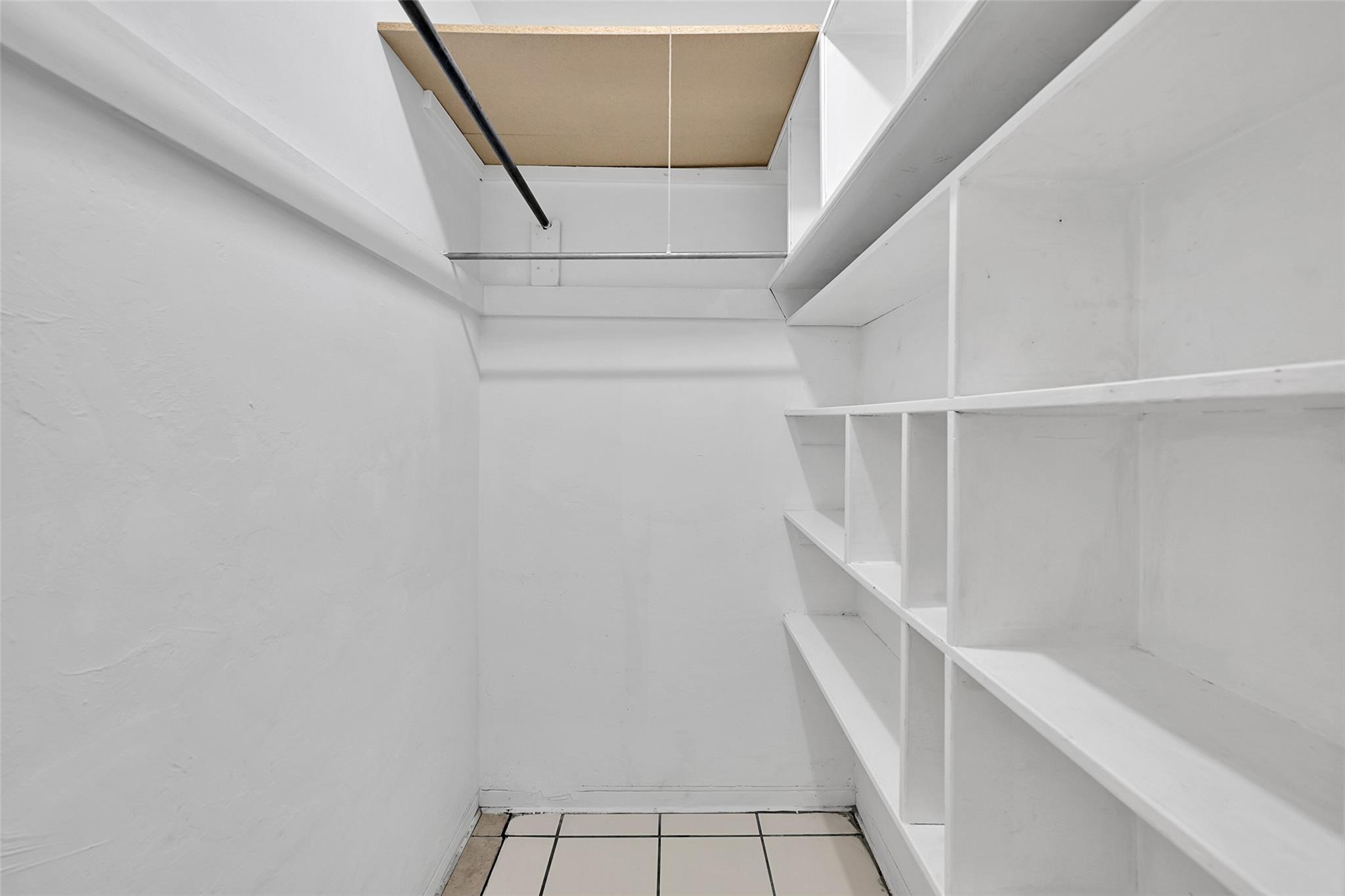 Stranahans Sub 3-115 D 2- - Residential Lease