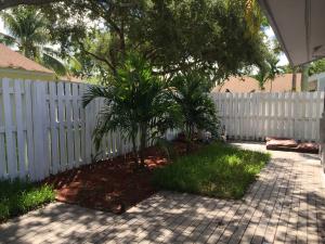 BOYNTON LAKES 4 - Residential