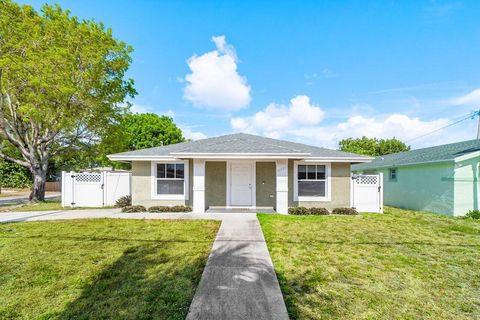 4301 Greenwood Avenue West Palm Beach FL 33407