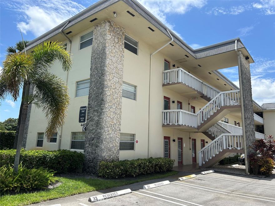 One Bedroom, One bathroom probate listing. Priced to sell quickly. Great opportunity.
Showings will start 7/28/2025 and after. 55+ community with 2 POOLS, BBQ areas, FITNESS CENTER, clubhouse with a Billiards and Library. Steps from Lauderhill 9-hole GOLF COURSE.