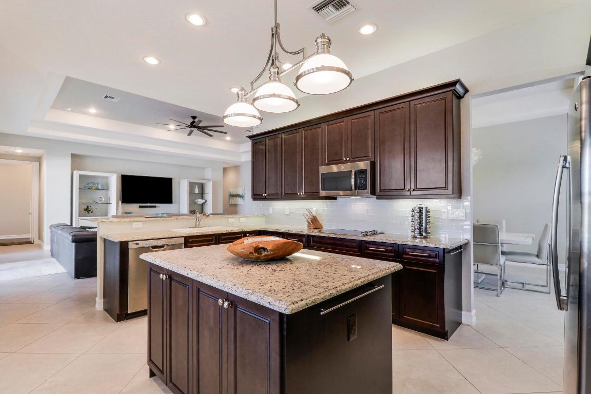 BAYHILL ESTATES - Residential